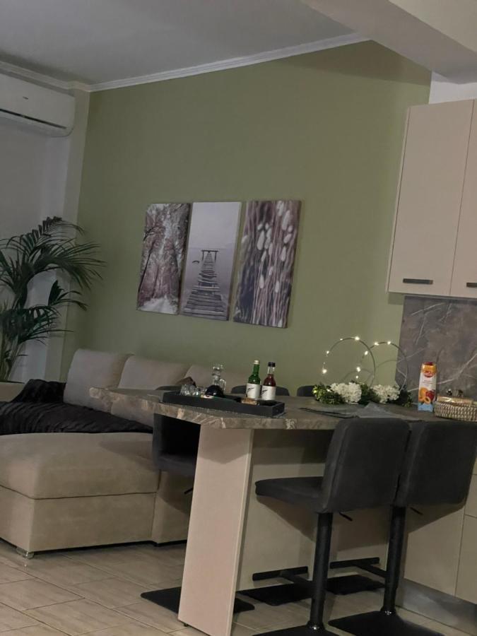 Nemeapolis 1 Apt Екстериор снимка